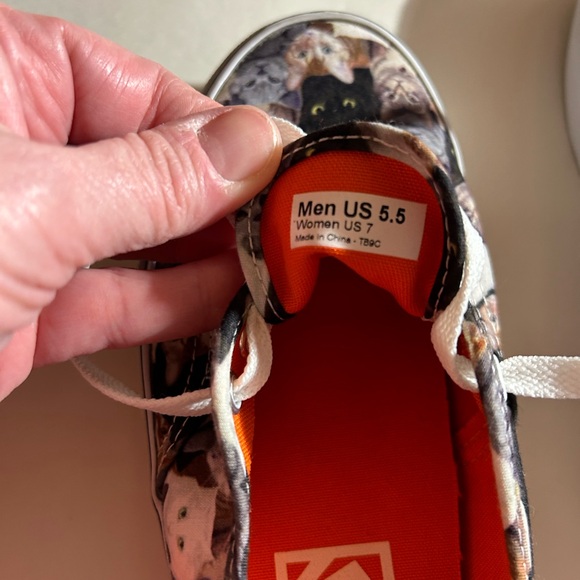 Van’s ASPCA cat shoes - Picture 5 of 6